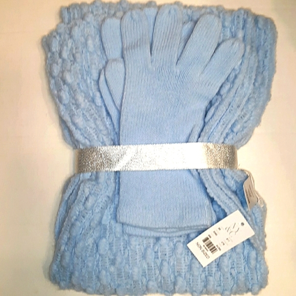 ☆NWT☆Gorgeous New York & Co. So Soft Acrylic Blue Ladies gloves & Scarf Set - Picture 1 of 8